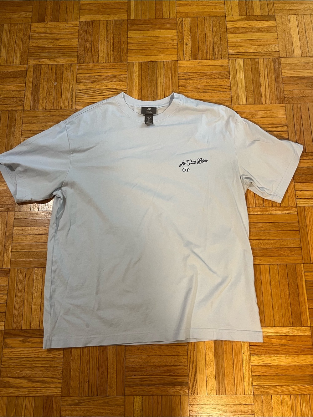 H&M Light Blue Short Sleeve “Le Club Bleu” T-shirt size Medium